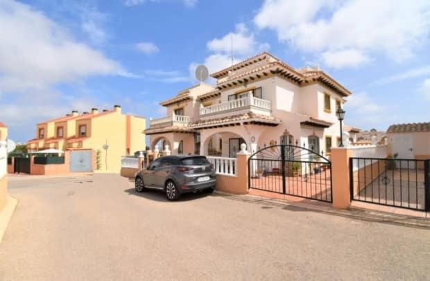 Casa En A Colina 69 Orihuela Exterior foto